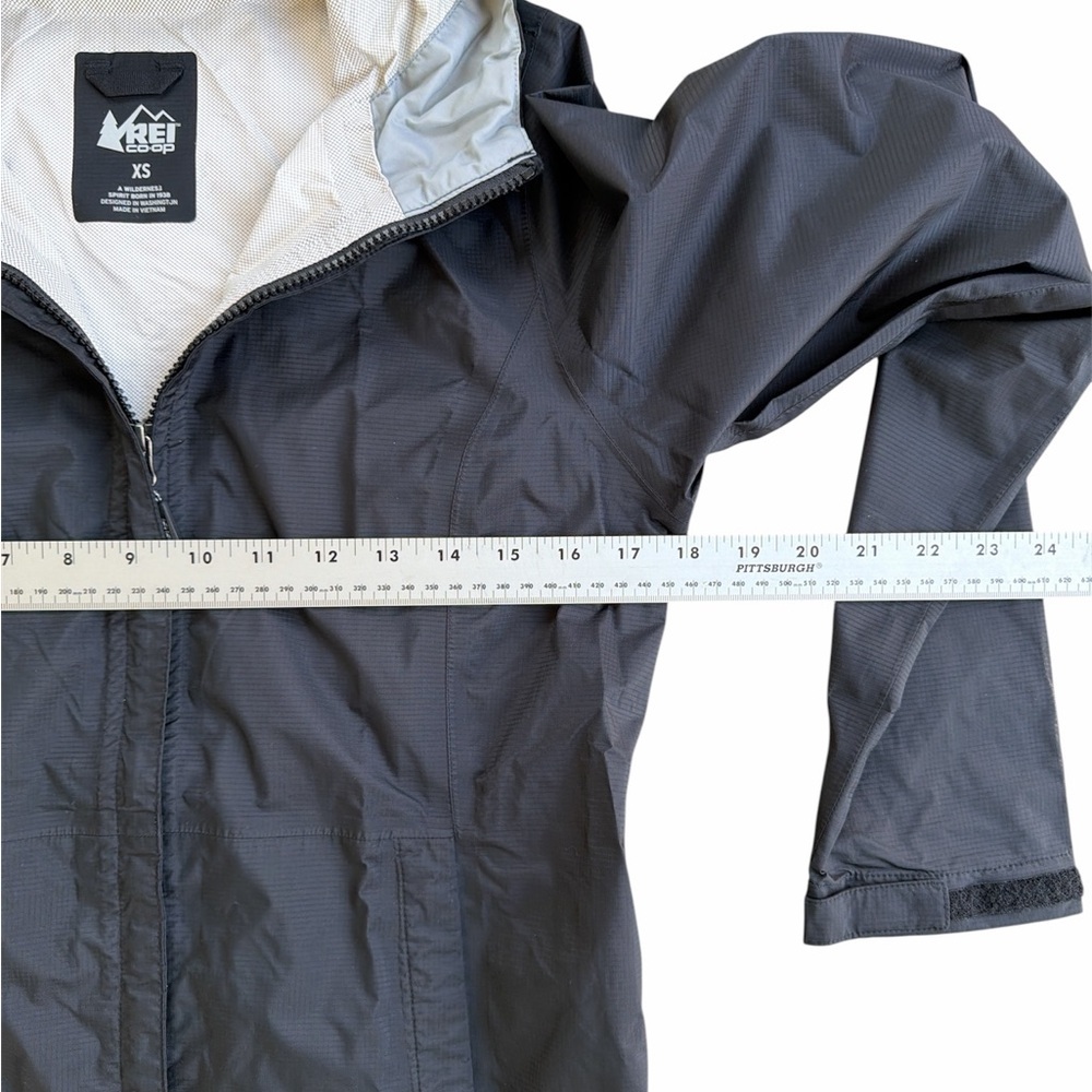 REI Women’s  Hooded Rain Jacket - Picture 3 of 6